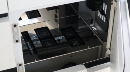 Support CMYK+W printing, the printing picture is colorful and high precision.